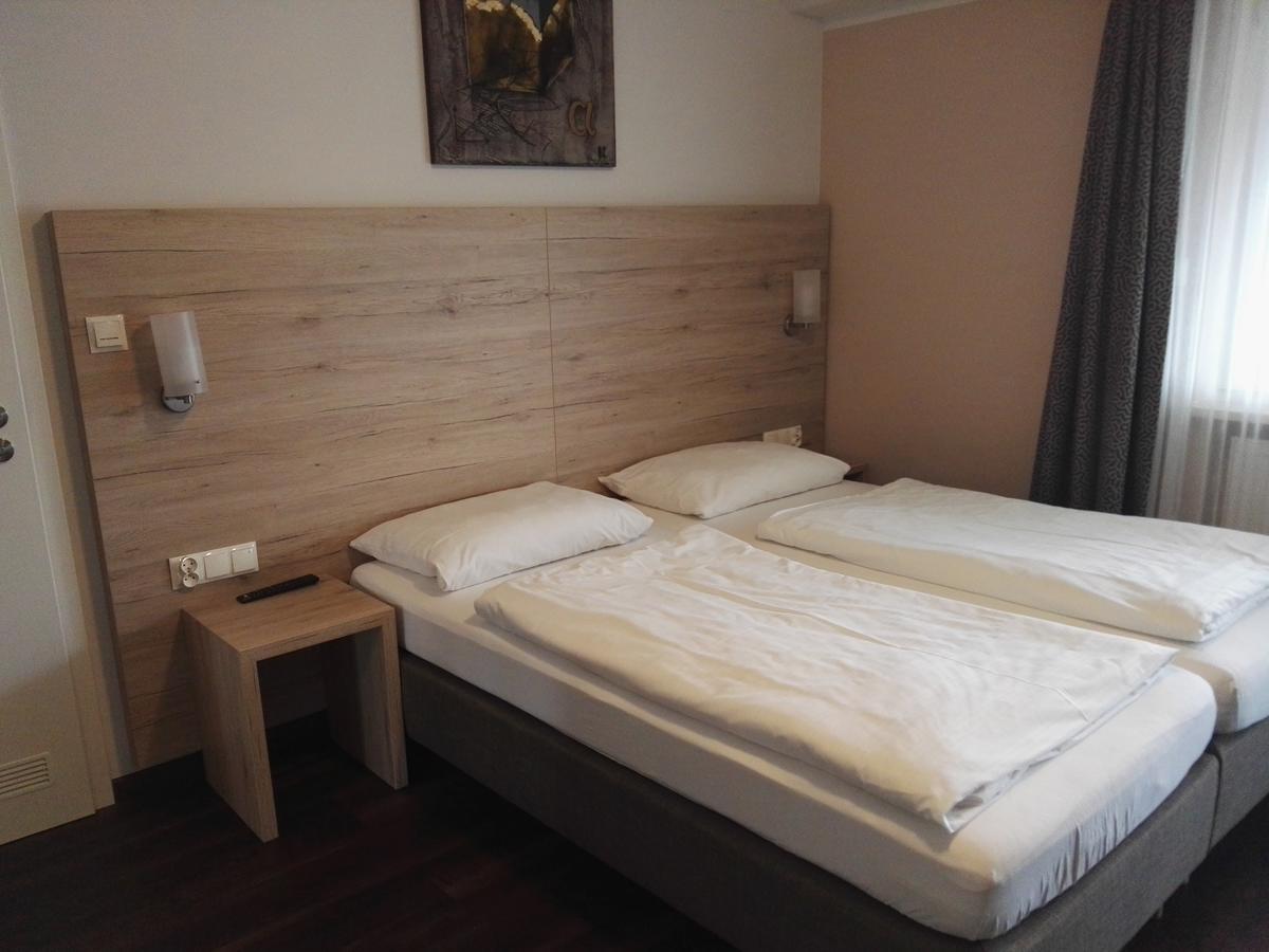 Hotel Momm *